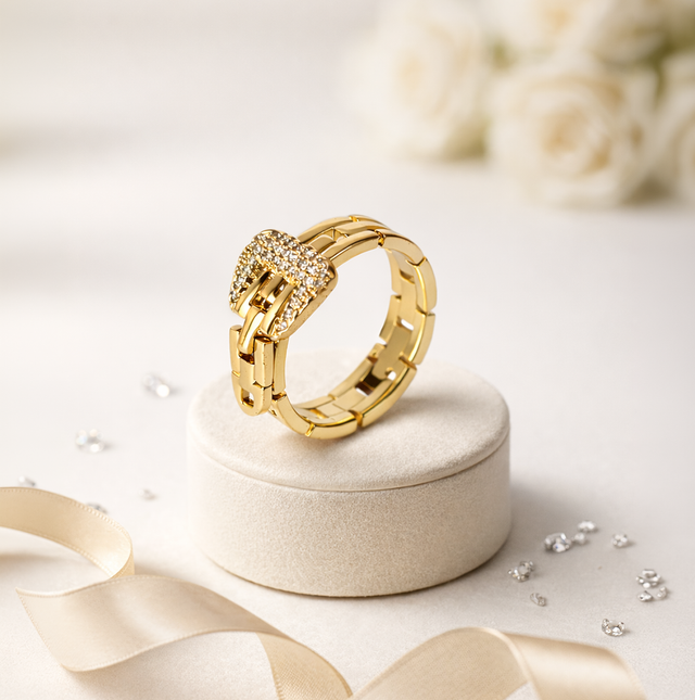 ✨ Anel regulável modelo fivela banhado a Ouro 18k