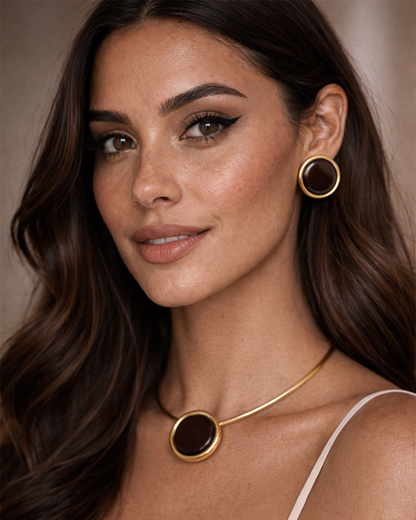 ✨conjunto brinco e choker pingente circular resinado banhado