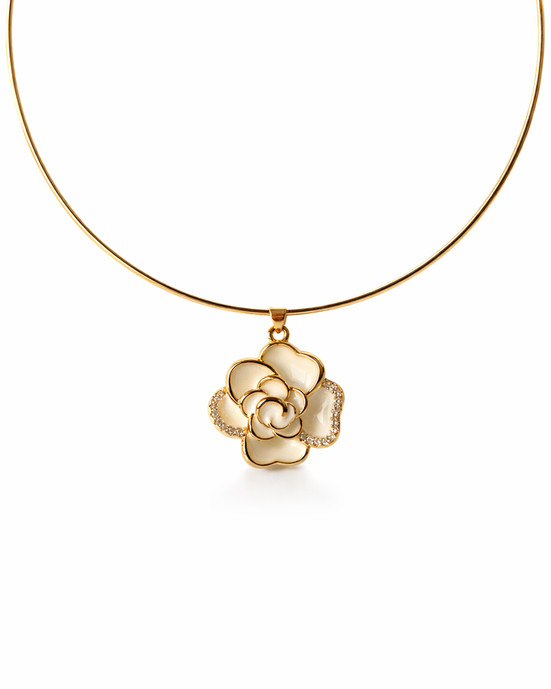 ✨conjunto choker aro pingente flor resinado e detalhe cravejado banhado