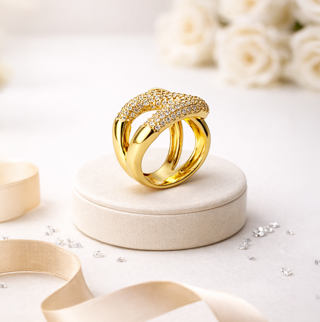 ✨ Anel regulável duas pontas, lisa e cravejada em Ouro 18k