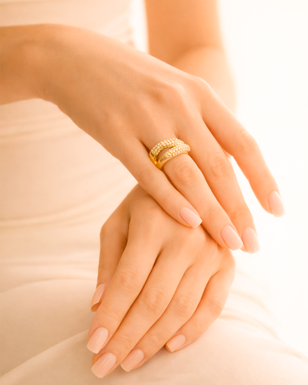 ✨ Anel regulável duas pontas, lisa e cravejada em Ouro 18k